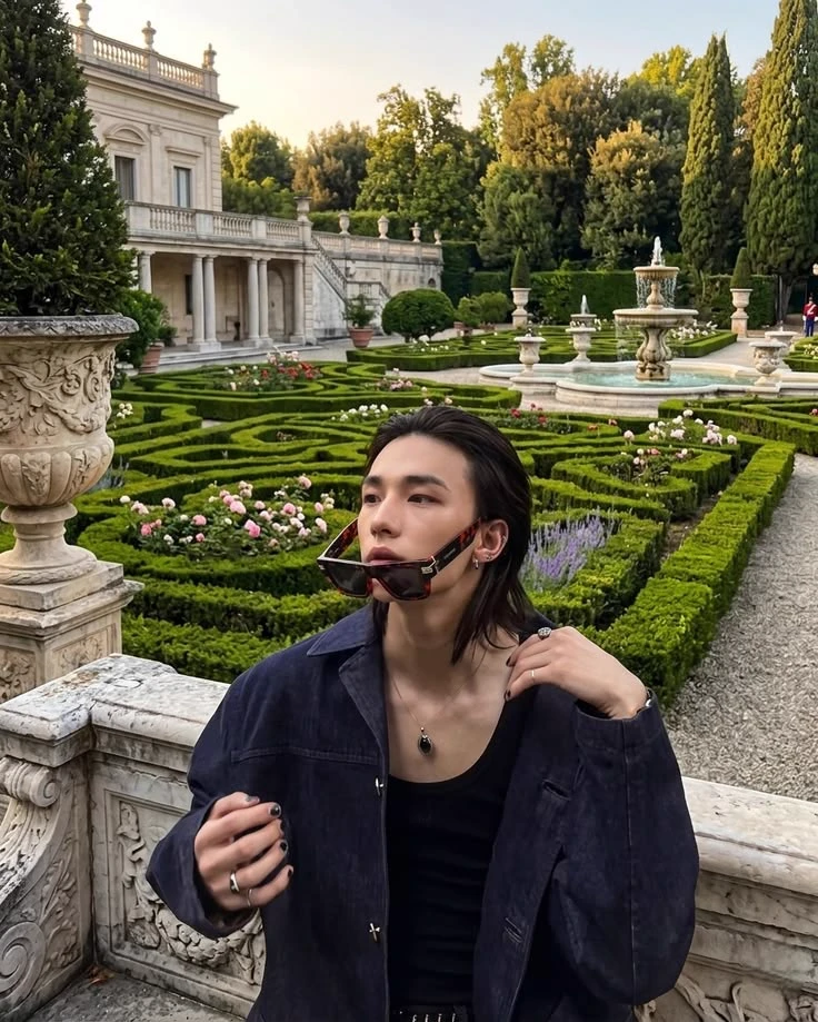 Hwang Hyunjin thumbnail