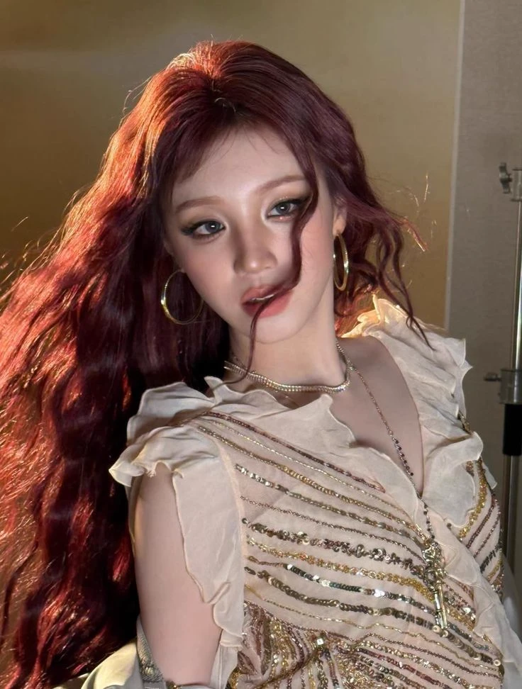 Song Yuqi thumbnail