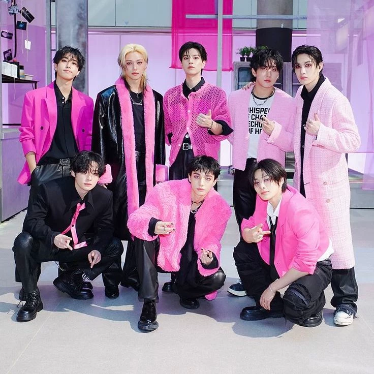 stray kids thumbnail
