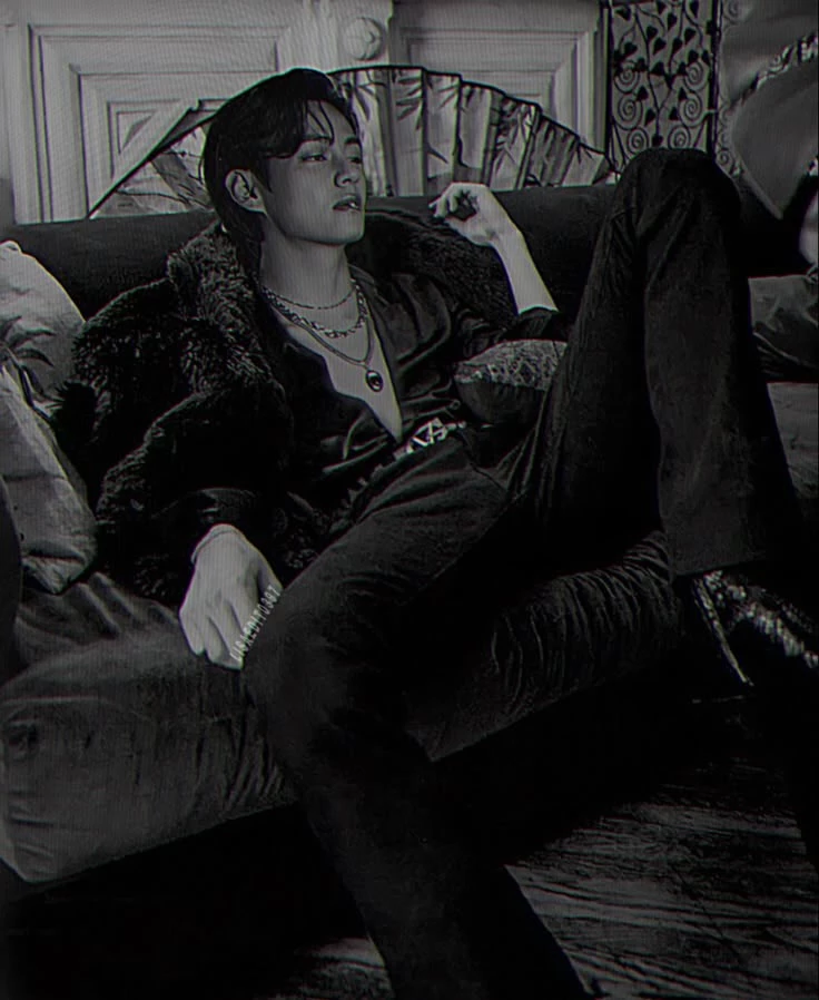 Kim Taehyung thumbnail