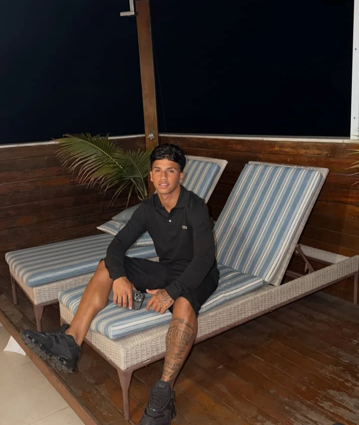 Gabriel (surfer) thumbnail