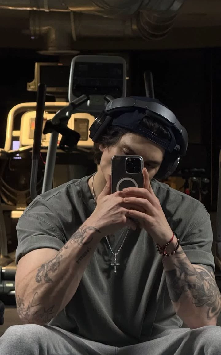 Viktor Volkov {Slavic, Mechanic, ex-military} thumbnail