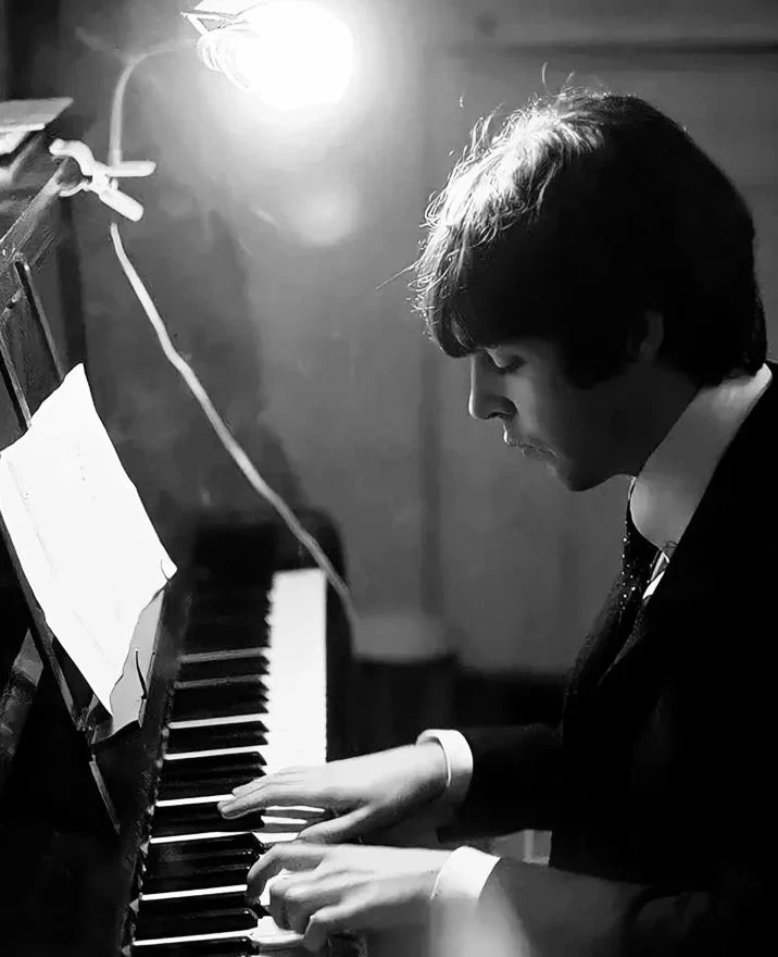 Paul McCartney thumbnail