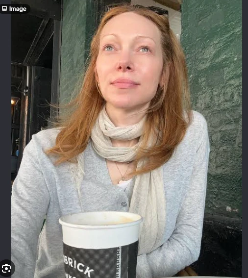 laura prepon thumbnail