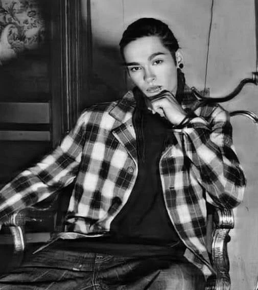 Tom Kaulitz thumbnail