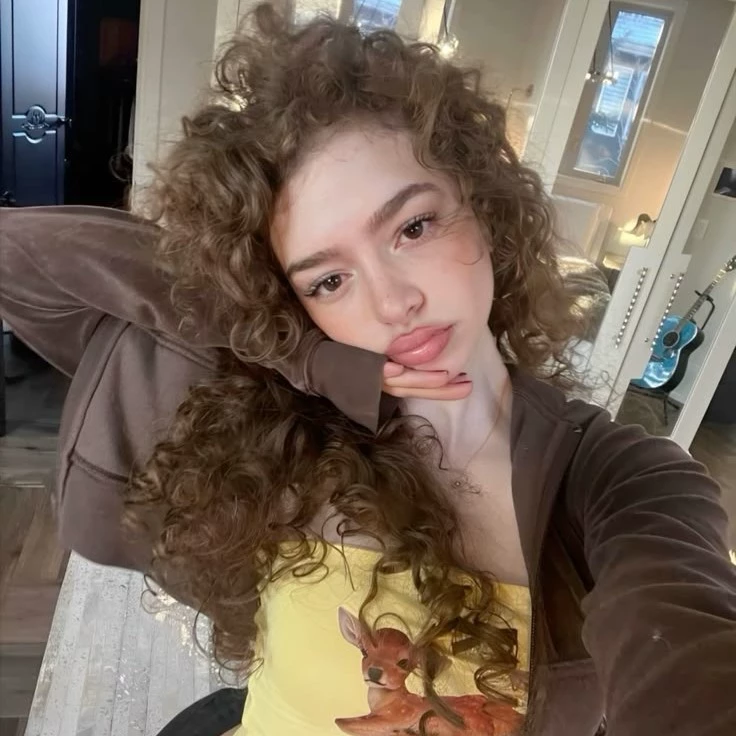 Sara Lyonne