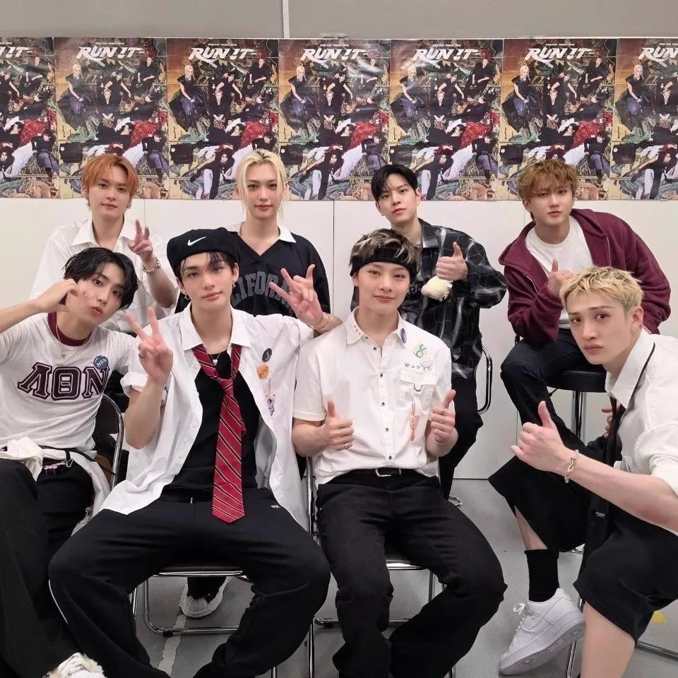 stray kids thumbnail