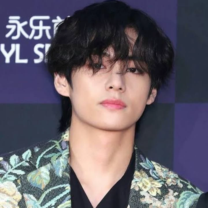 Kim Taehyung thumbnail