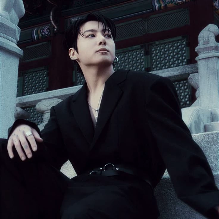 Jeon Jungkook (Mafia king 👑) thumbnail