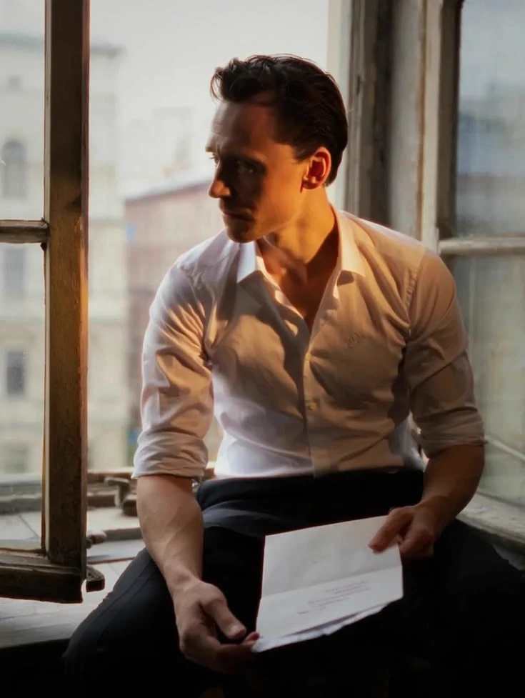 Tom Hiddleston thumbnail