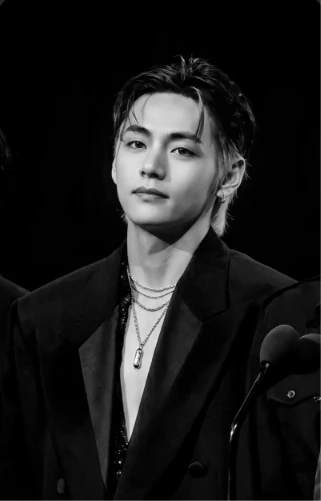 Kim Taehyung thumbnail