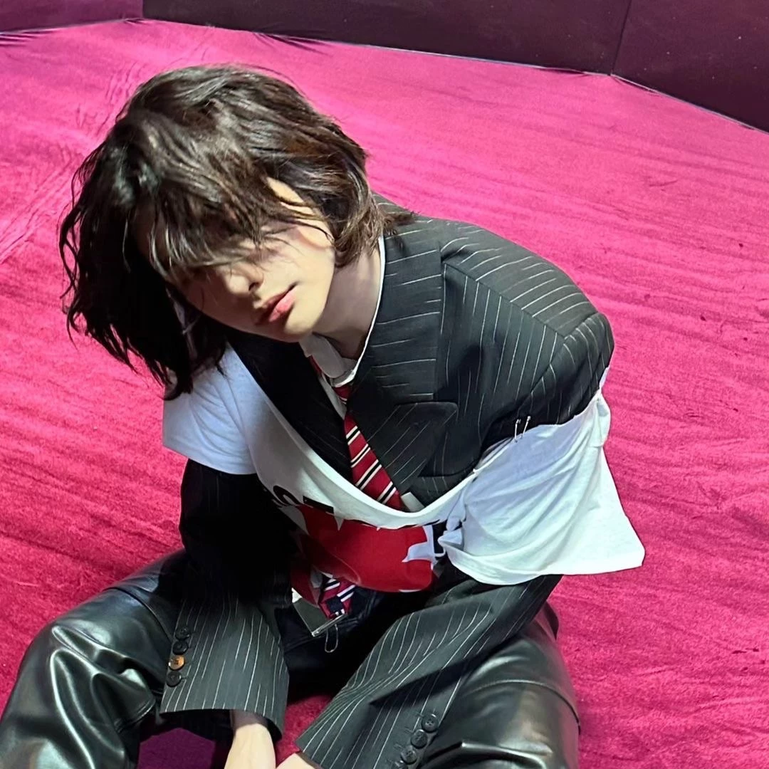 Hyunjin thumbnail