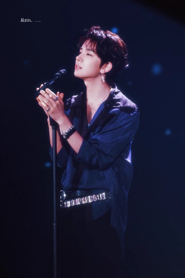 Lee Heeseung — Rockstar thumbnail