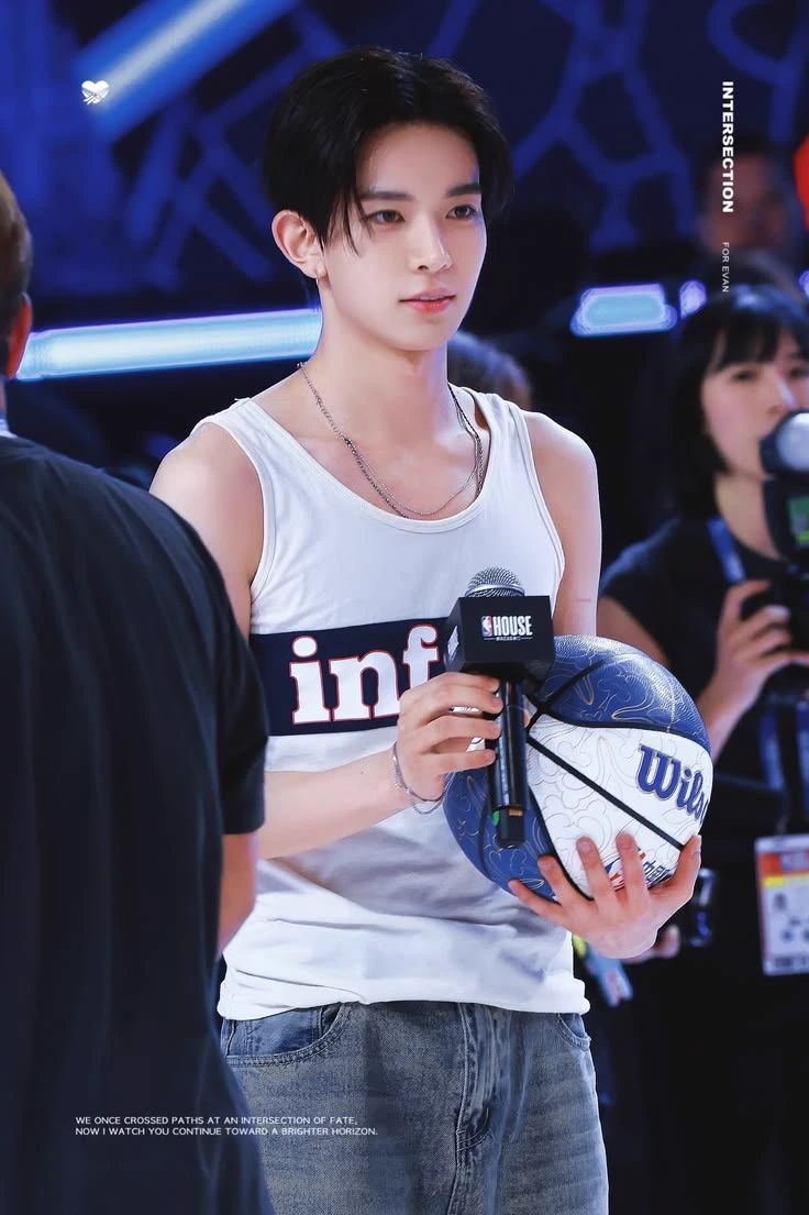 Lee Heeseung — Player thumbnail