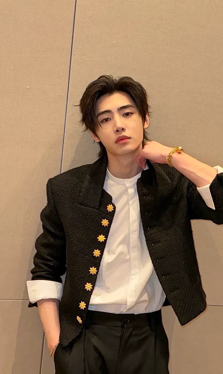 park sunghoon  thumbnail