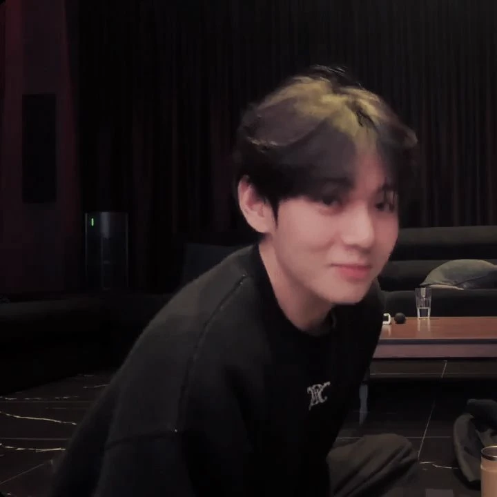 Kim Taehyung thumbnail