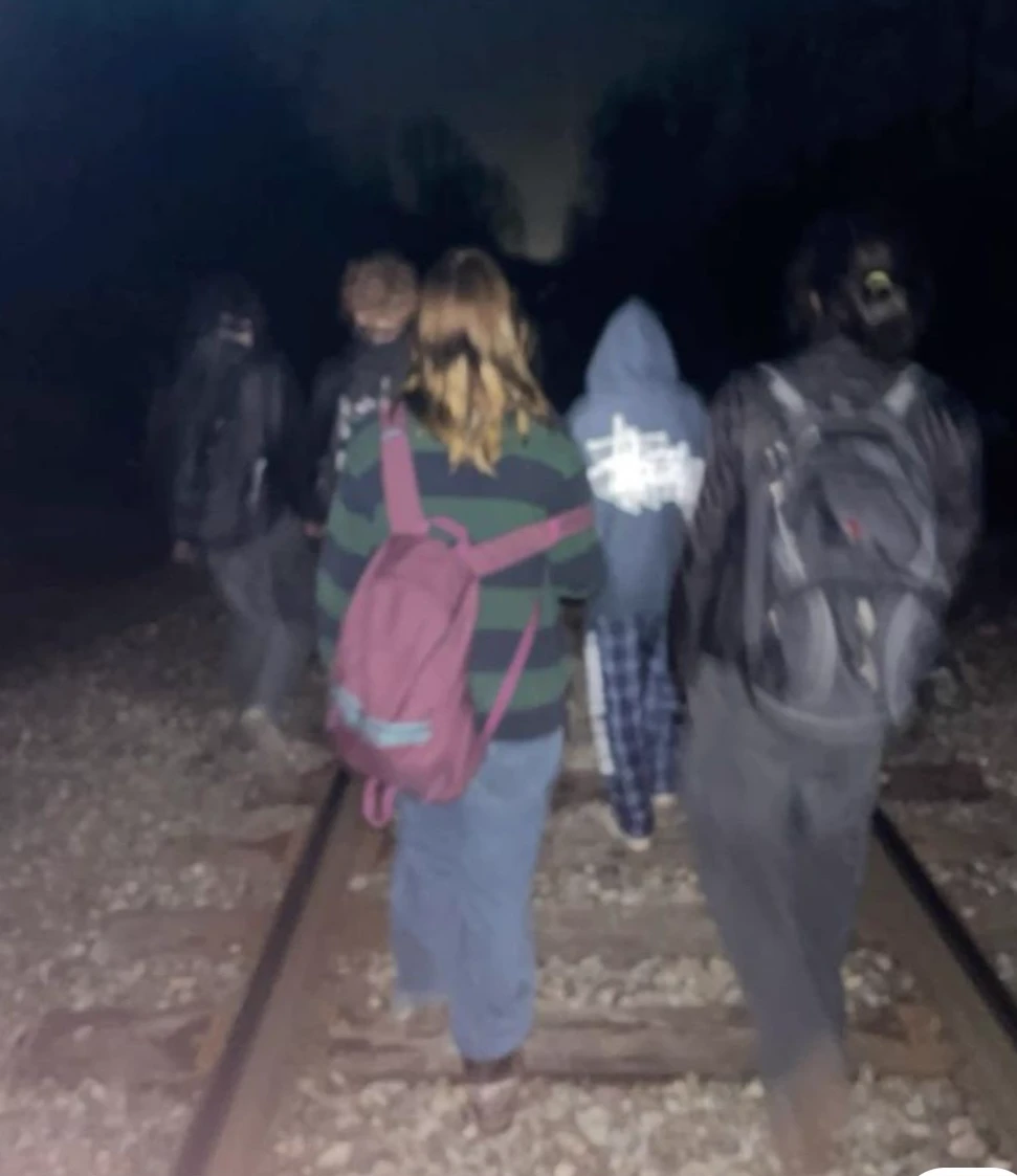 alt friend  group  thumbnail