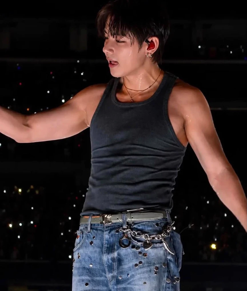 kim taehyung  thumbnail