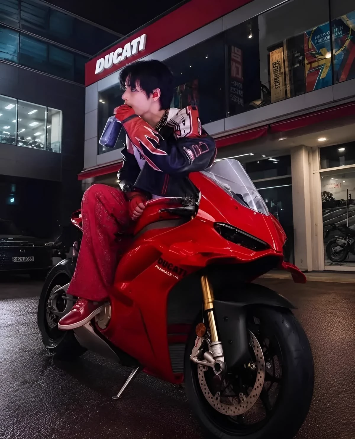 kim Taehyung thumbnail