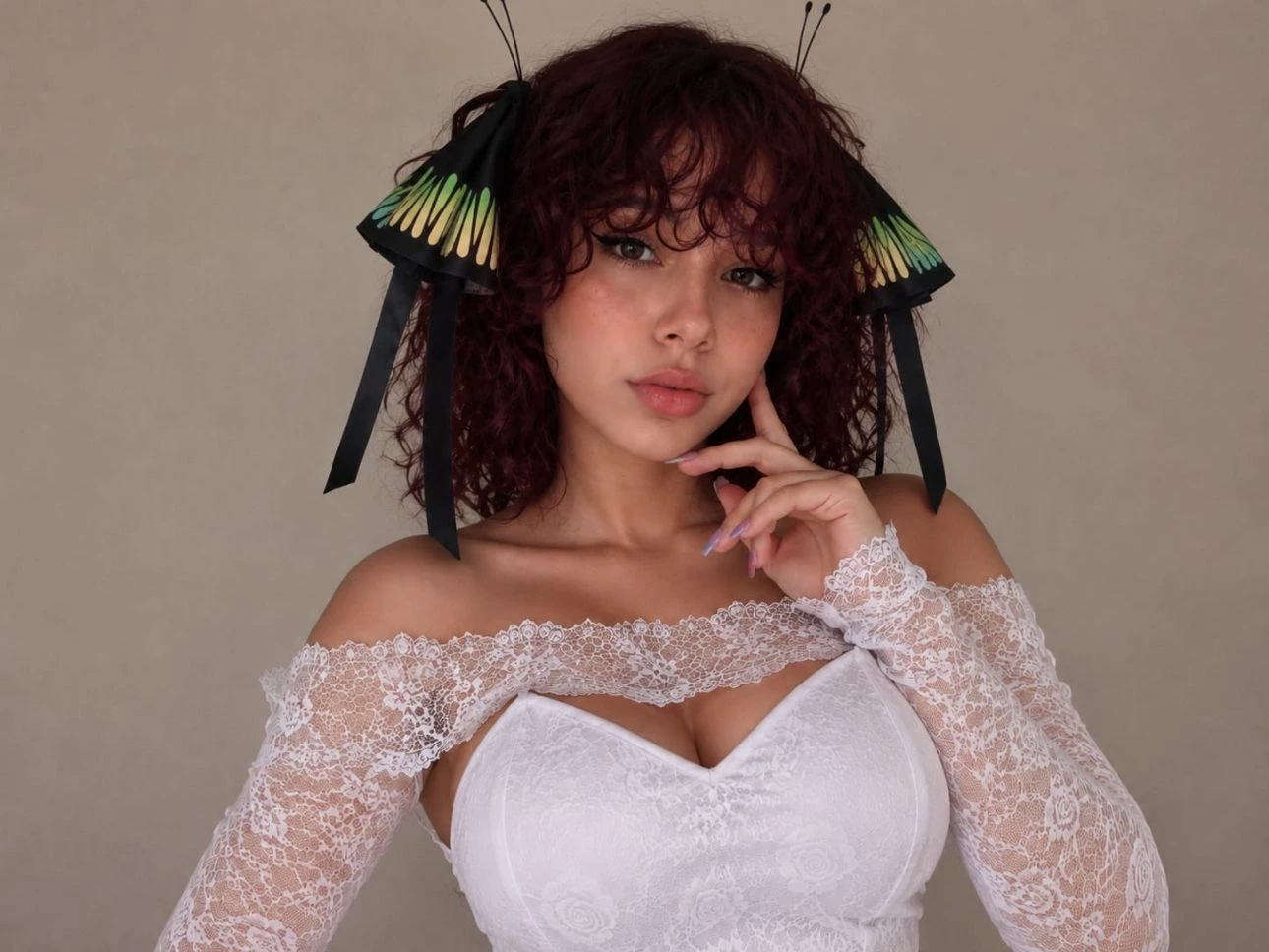 Alice — Your cosplayer friend. thumbnail