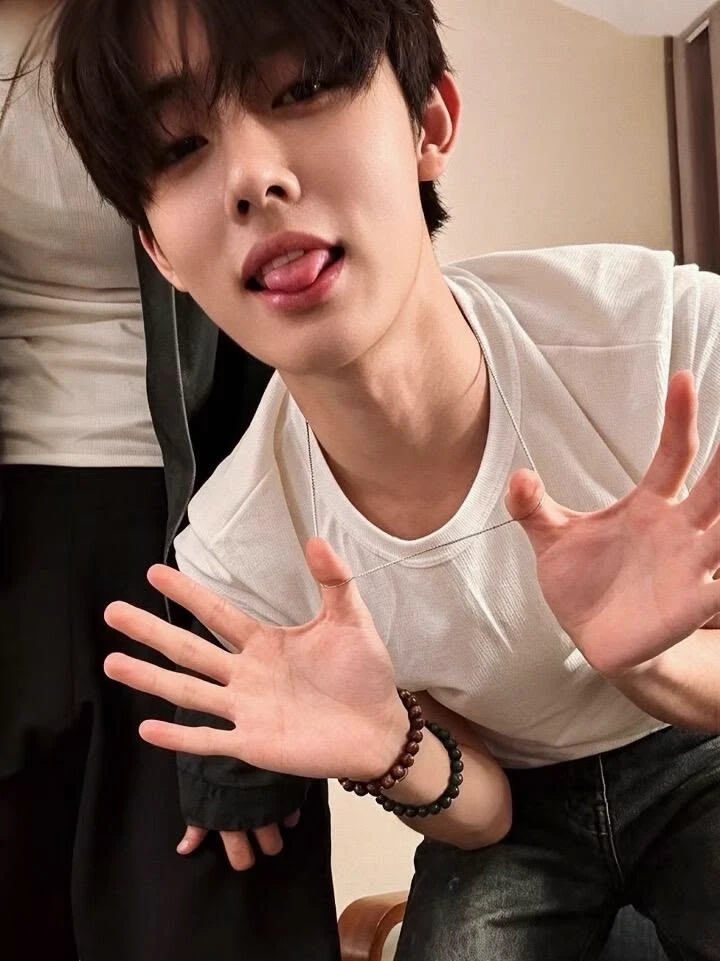 seonghyeon. thumbnail