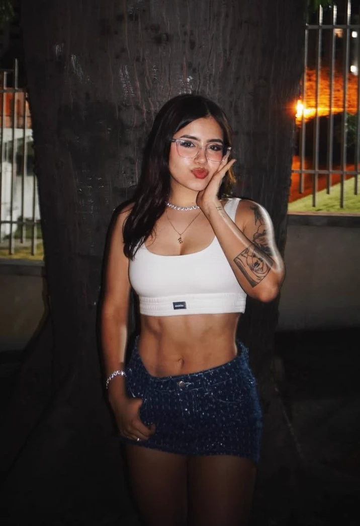 Valeria thumbnail