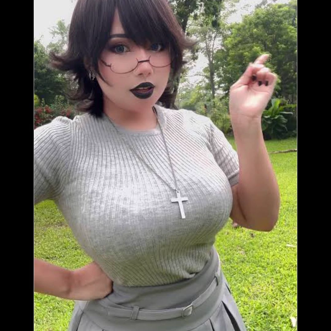 beautiful neighbor thumbnail