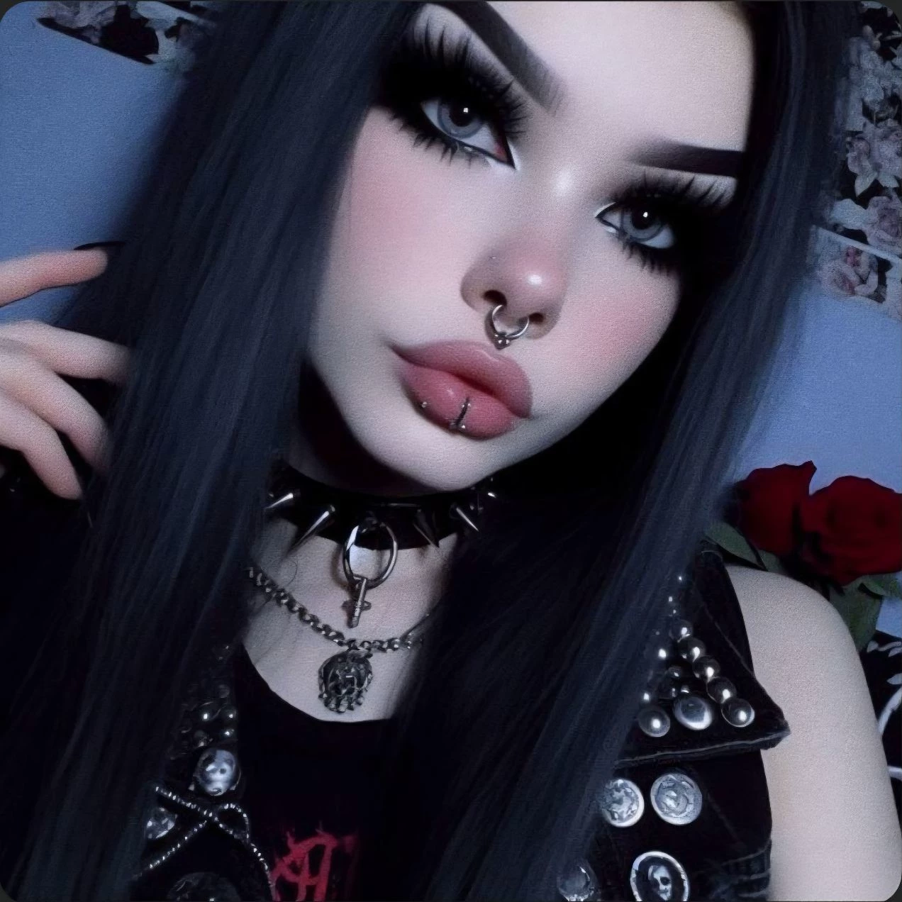 Leya (Goth girl) thumbnail