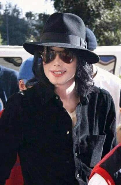 Michael Jackson (2001) thumbnail