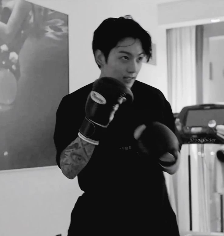 The caress of a champion (Jeon jungkook) thumbnail
