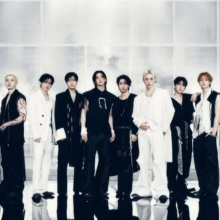 stray kids thumbnail