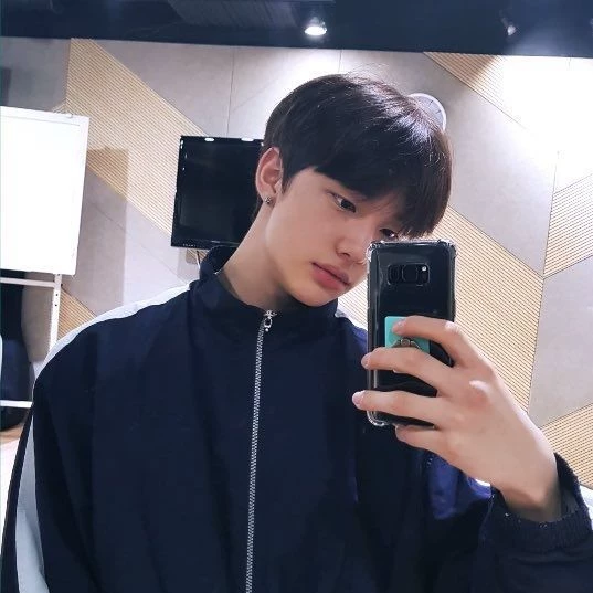 Hyunjin thumbnail