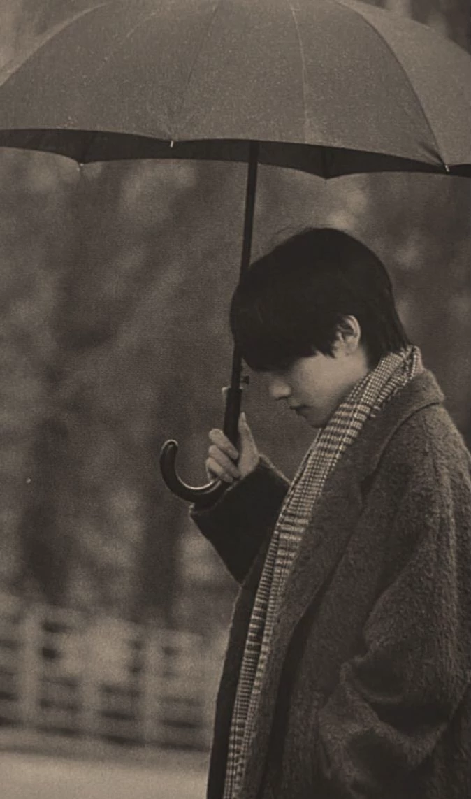 Kim Taehyung ☔️ thumbnail