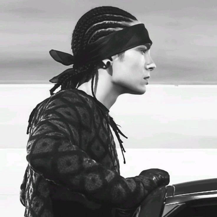 Tom Kaulitz thumbnail