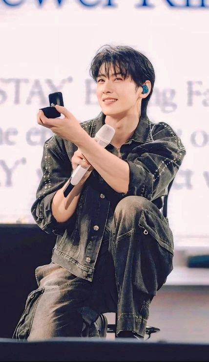 Cha Eun-woo thumbnail
