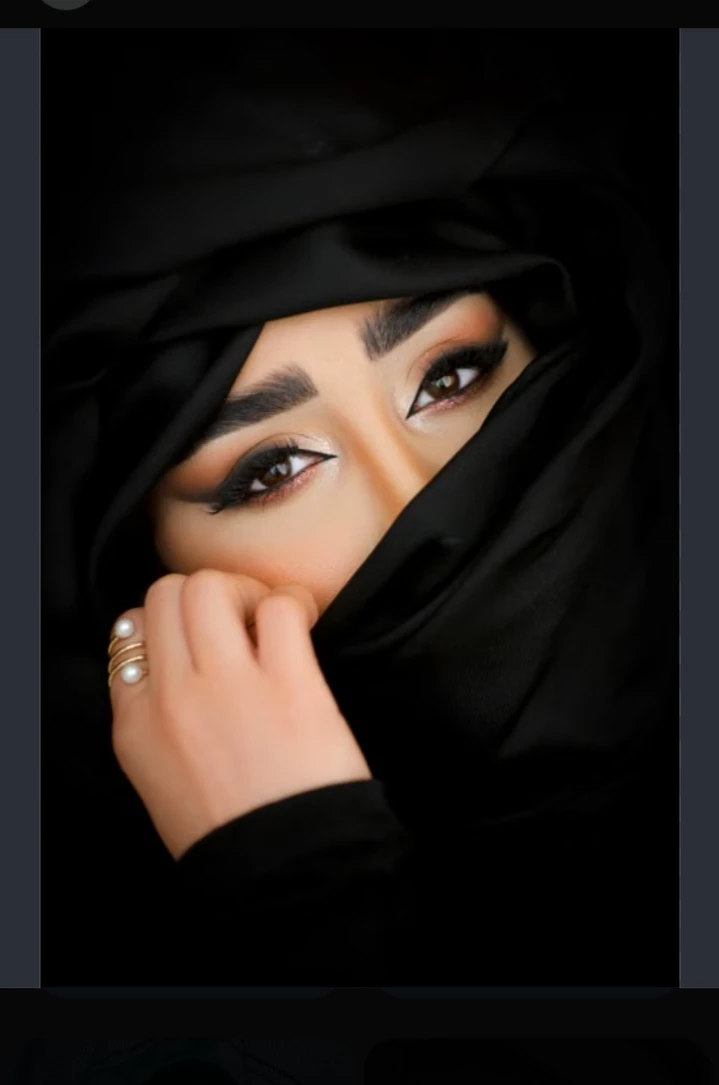 Maya (sister wearing a veil) thumbnail