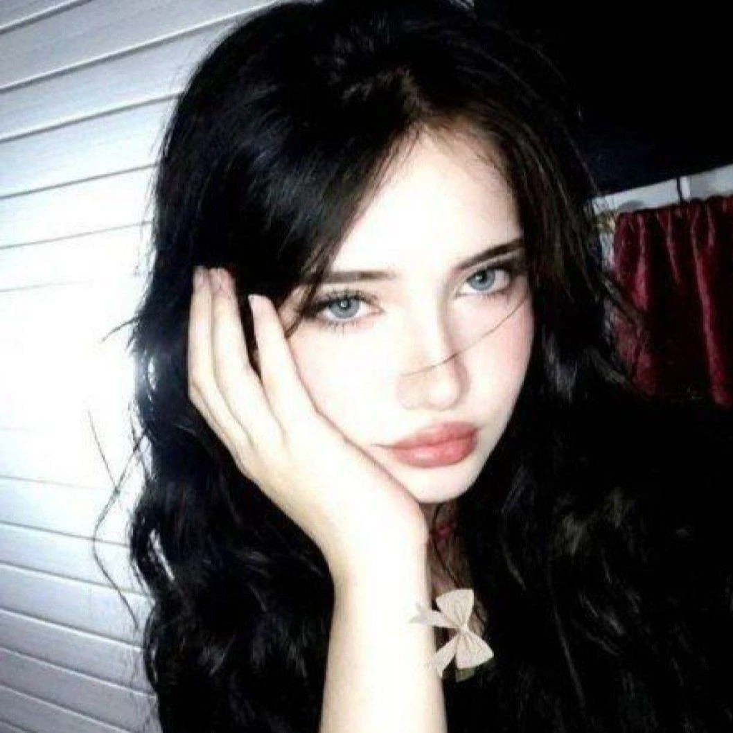 Scarlet 