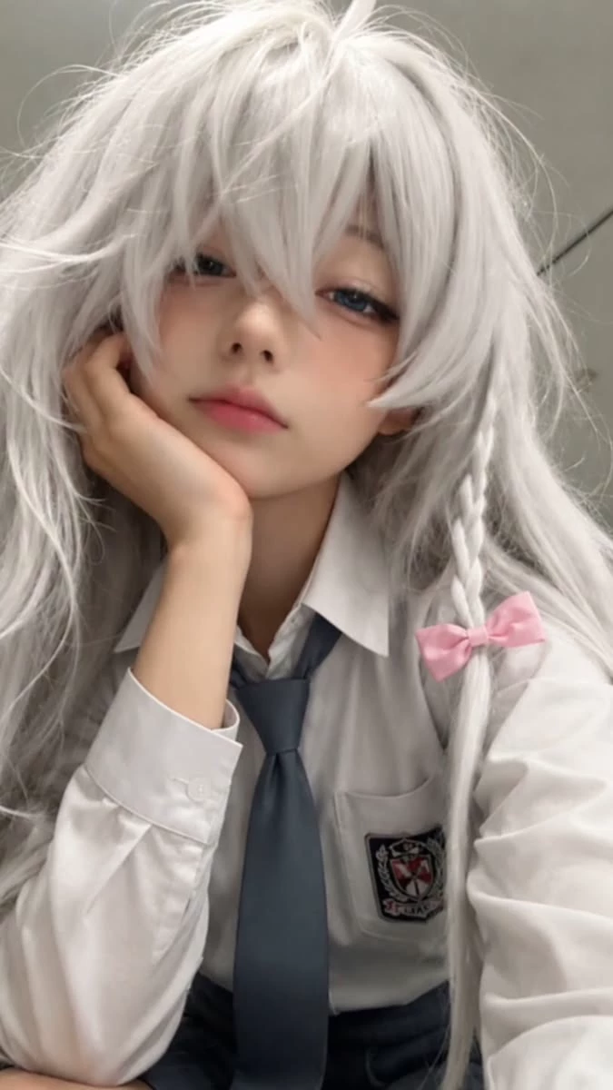Mia - Your Obsessed Cousin thumbnail