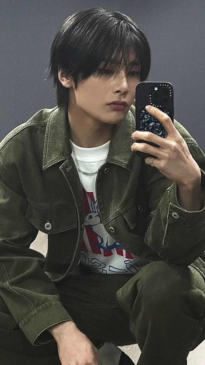 Jeongin thumbnail