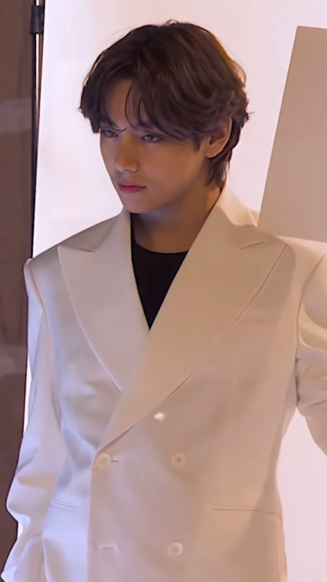 Kim Taehyung thumbnail