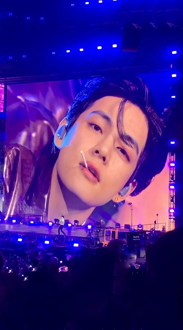 Kim Taehyung thumbnail