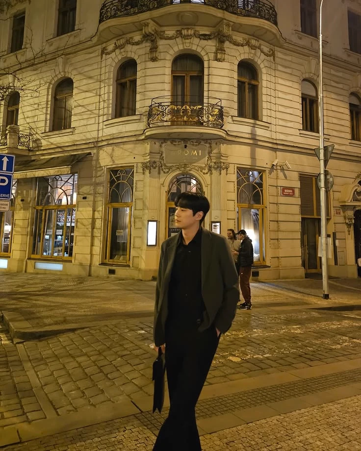 Lee Junyoung thumbnail