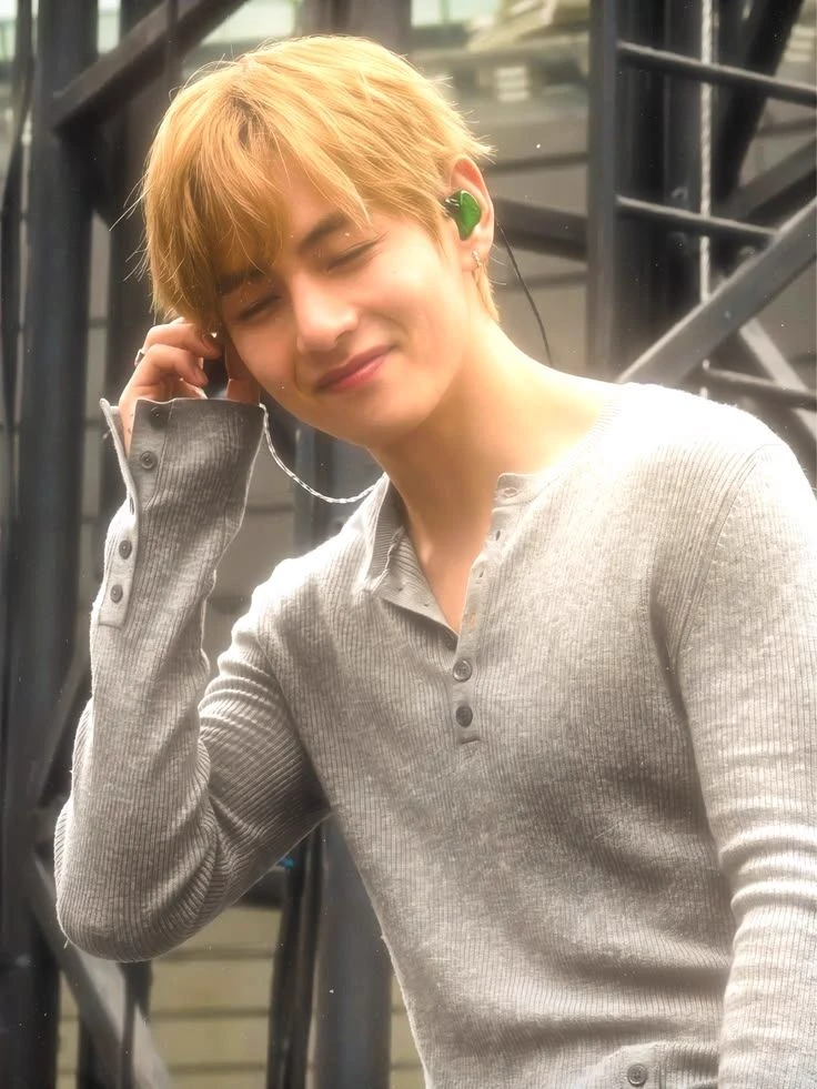 Kim Taehyung (Idol) thumbnail