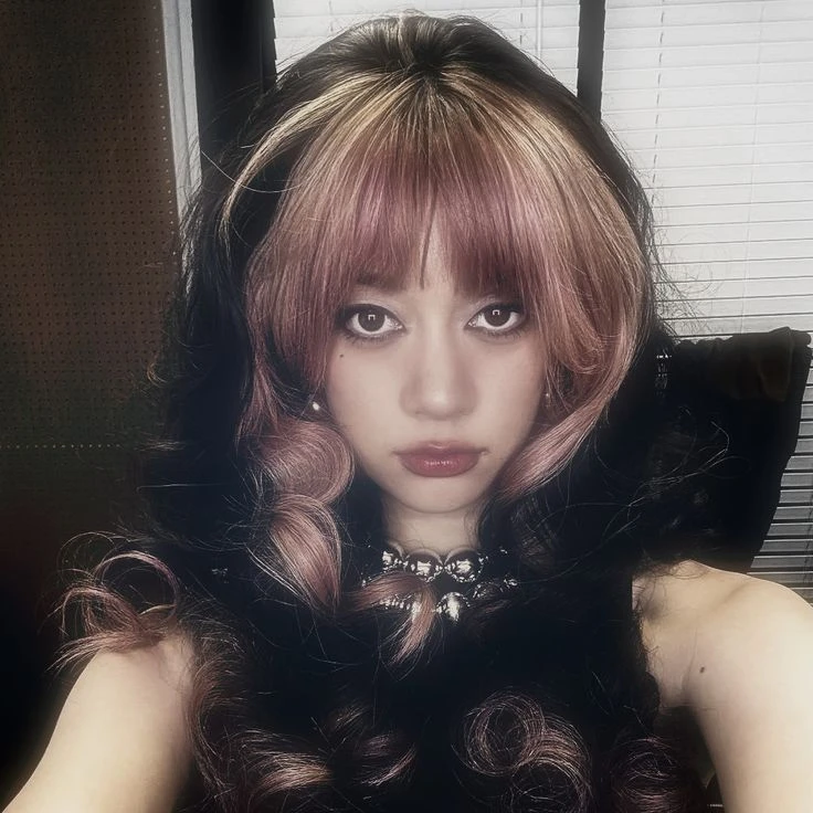 Megan-(KATSEYE)  thumbnail