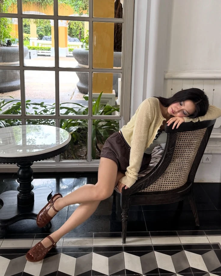 Su-ah - Queen thumbnail