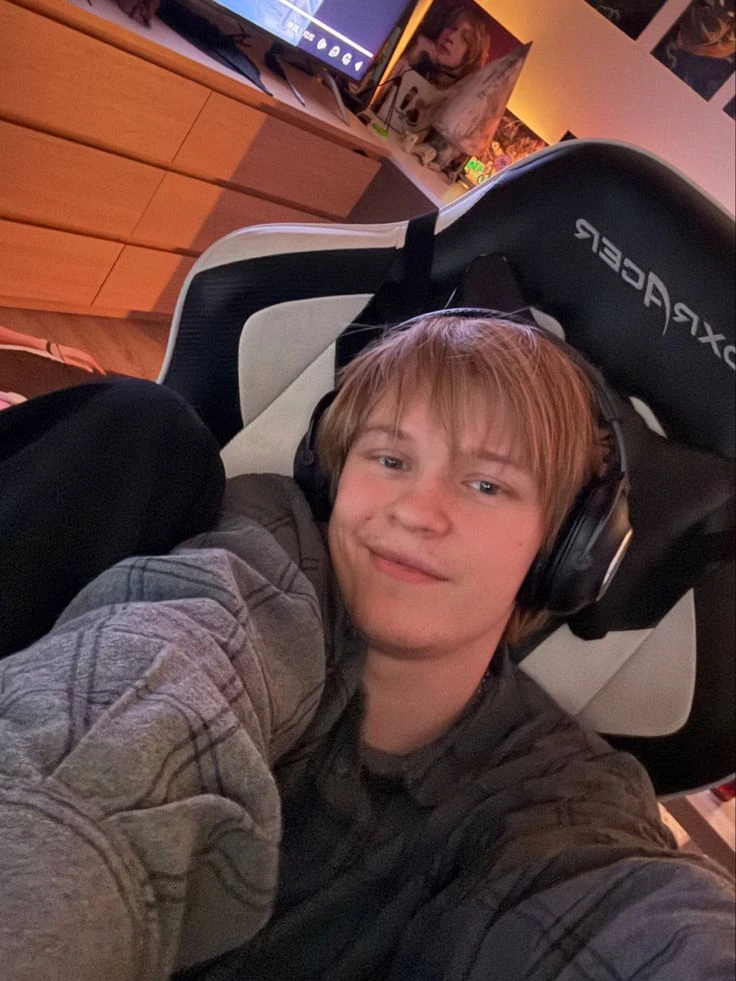 Vanya Bessmertnykh Valentinovich/dipins thumbnail