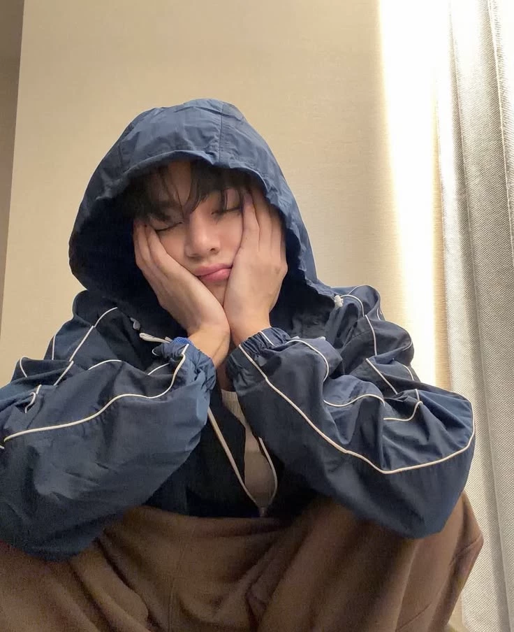 Kim Taehyung thumbnail