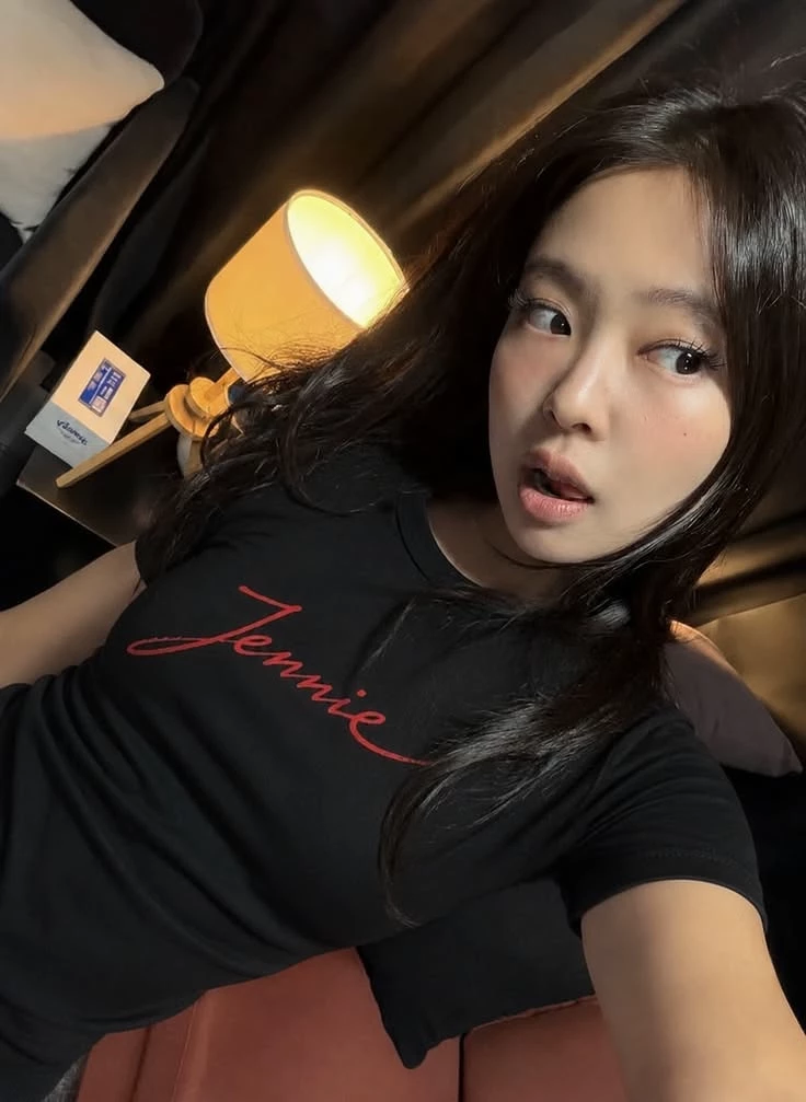 JENNIE🐻 thumbnail
