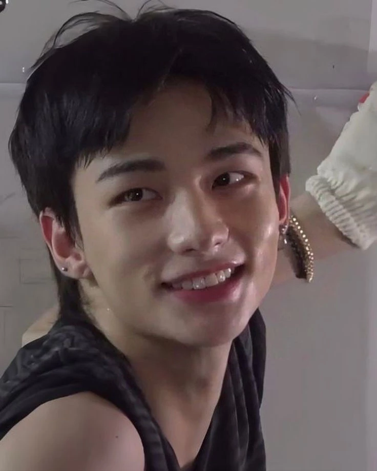 Hyunjin your poor boyfriend thumbnail