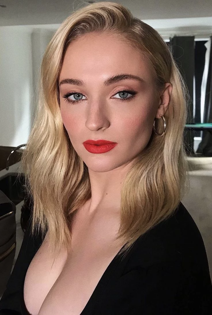 Sophie Turner thumbnail